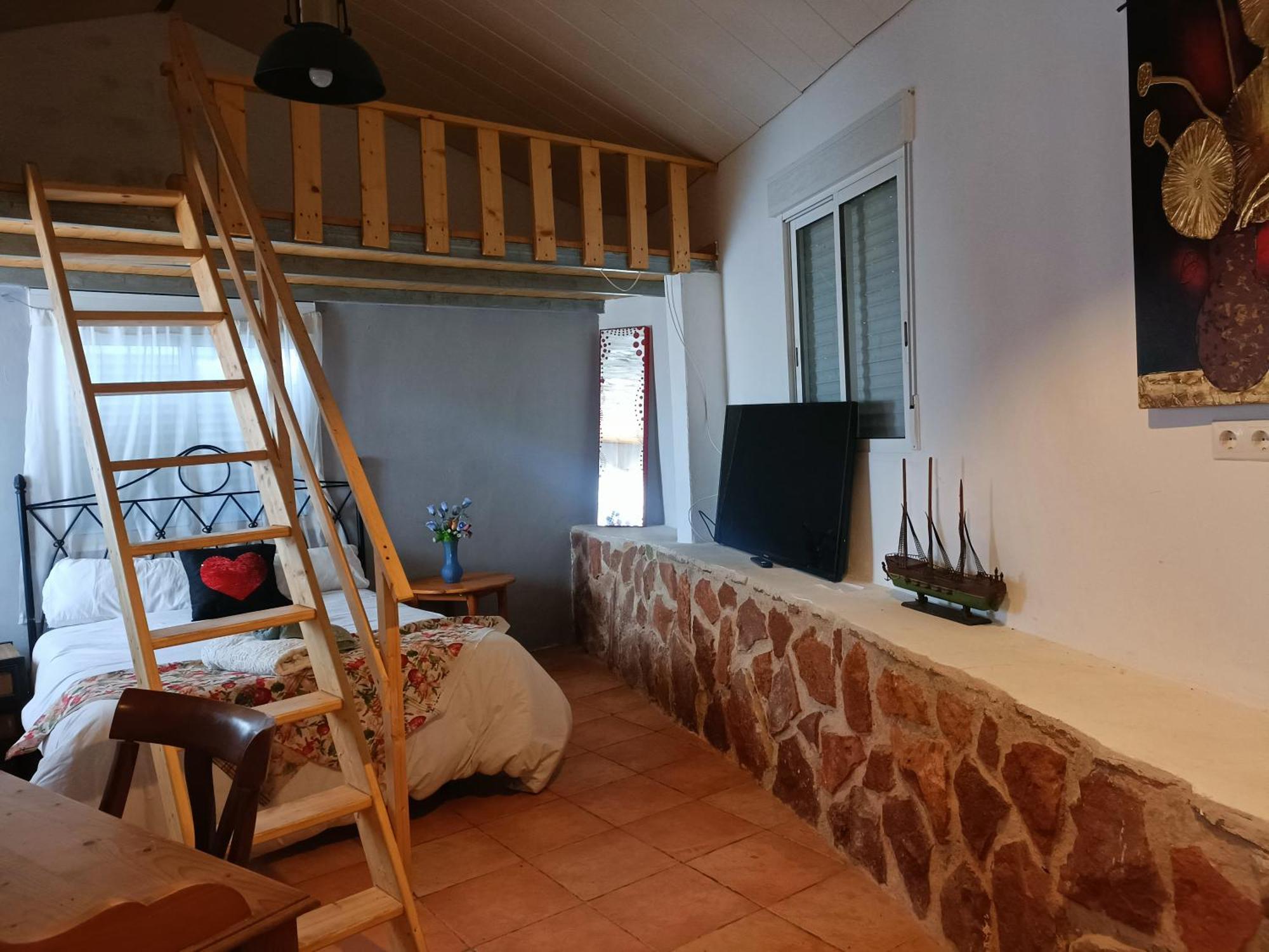 Bedroom With Private Bathroom And Two-Bedroom Family Suite In Quiet Forest Country House 80M2 Large Swimming Pool Music Town Lliria The Garden And Swimmingpool And Garden Are Shared Bilik gambar